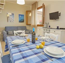 2 bedroom seaside apartments with shared pool, sleeps 4-5